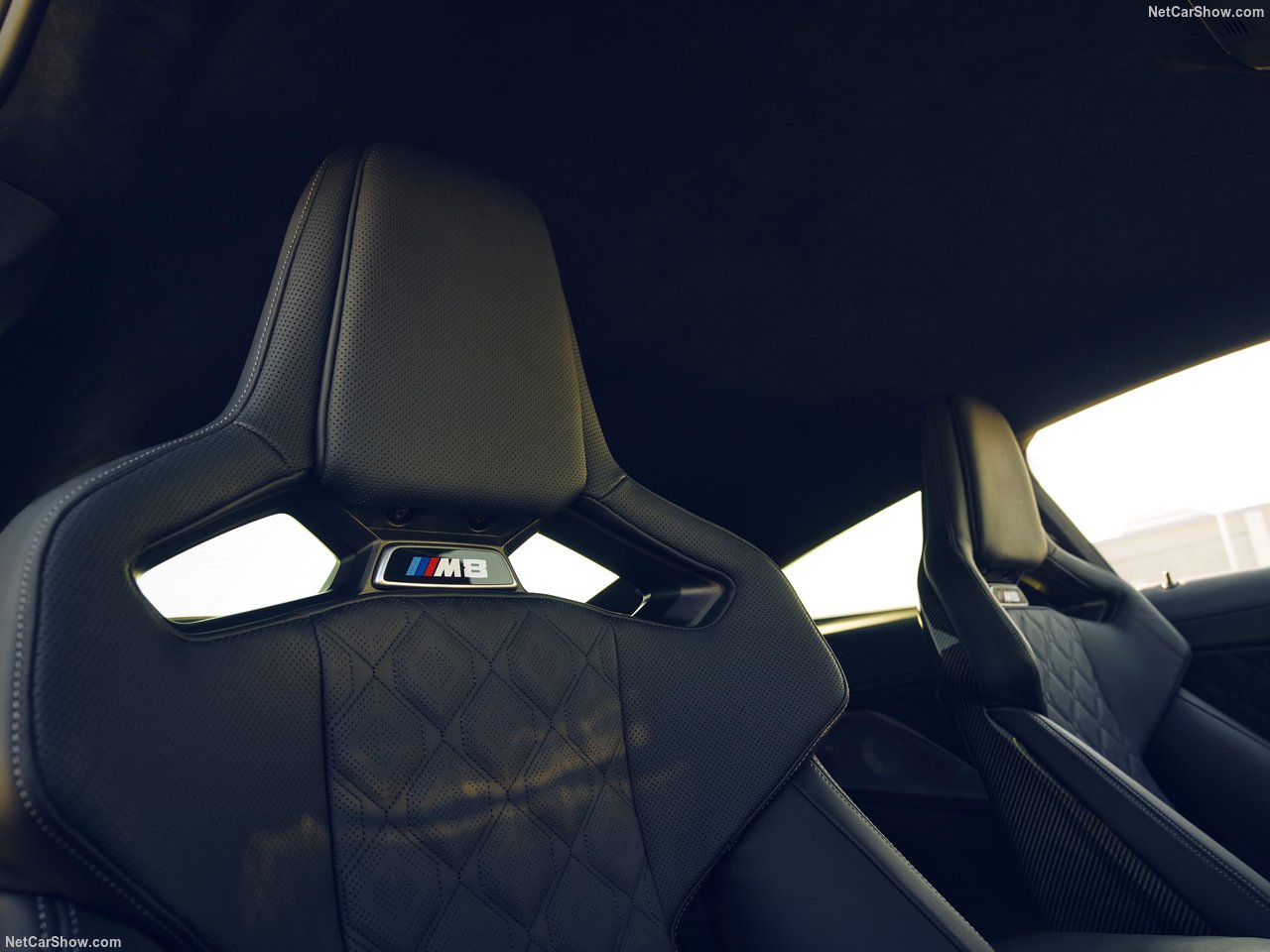 BMW M8 이미지