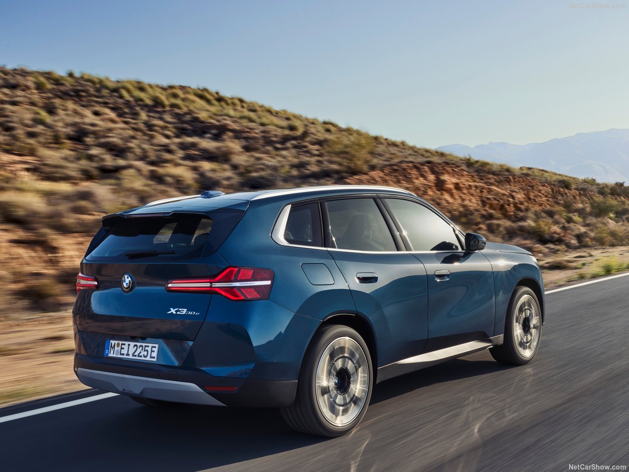 BMW X3 주행