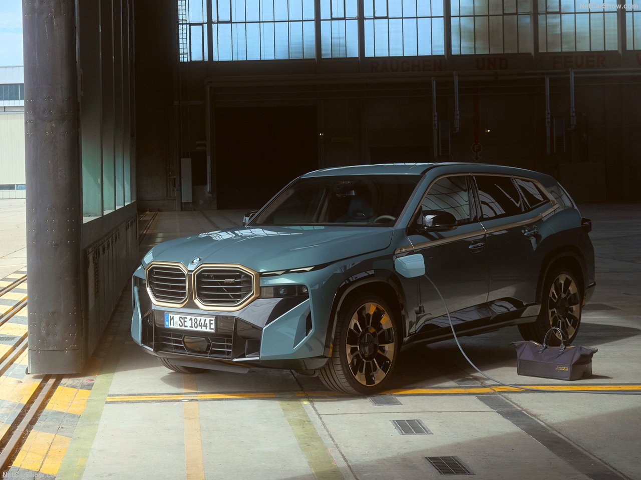 BMW XM 실내 디자인